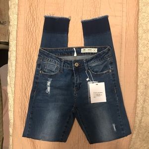 Fashion Nova Frayed Hem Skinny Jeans Size 1